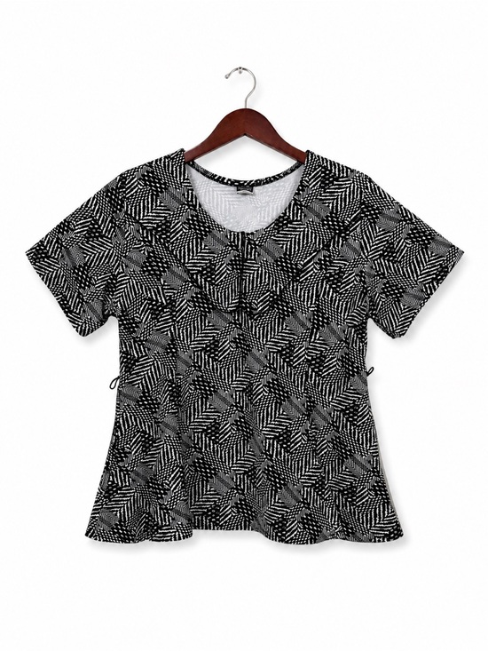 Studio M Tops - Black White flattering Peplum Top 4 way stretch retro collar Women’s Size 18